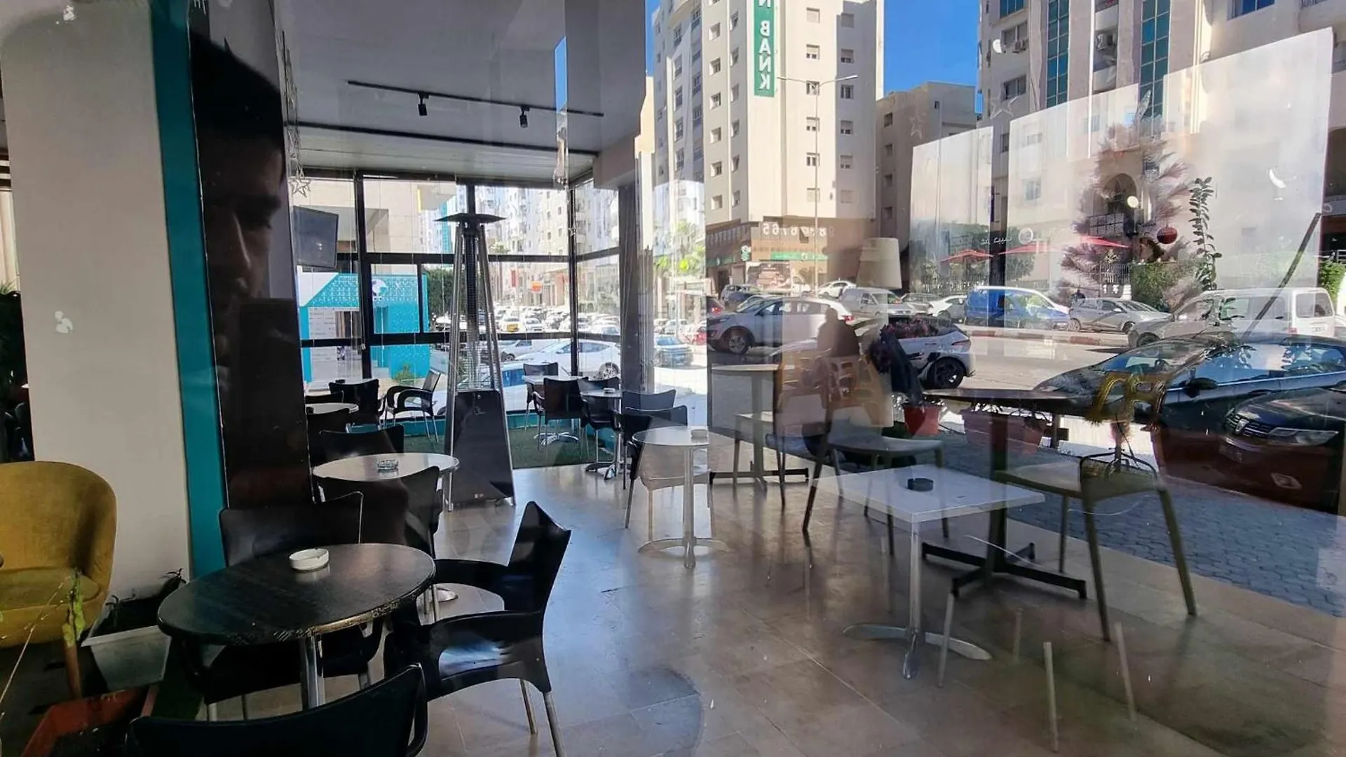 City View, Ennasr Spacious S2 Apartment Ariana